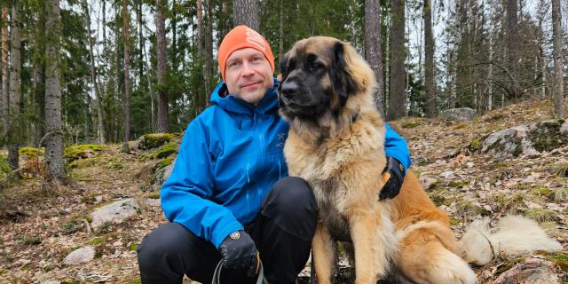 Arval Leasingauton lisävarustelu koirahäkki