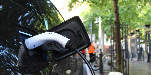plug-in hybrid cars emission measurement change article